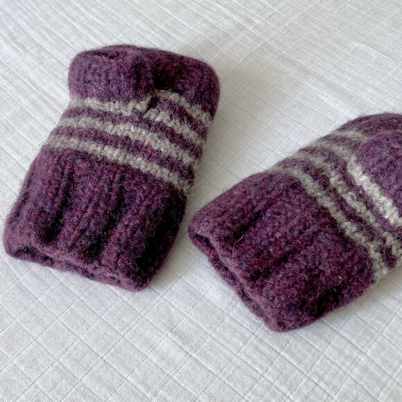 Handmade 🇨🇦 NWOT Wool Felt Fingerless Mittens - Purple and Grey Stripes - Picture 2 of 7